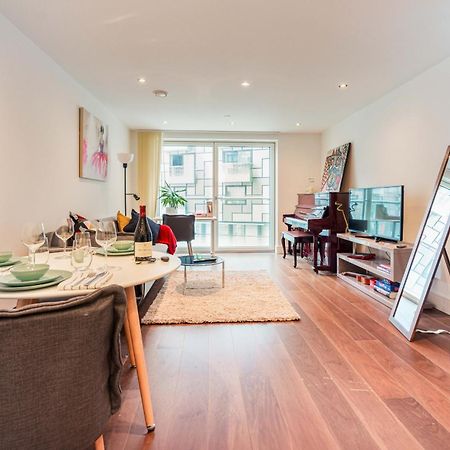 Stylish And Comfortable Canary Wharf Apartment Perfect For Long Stays London Kültér fotó